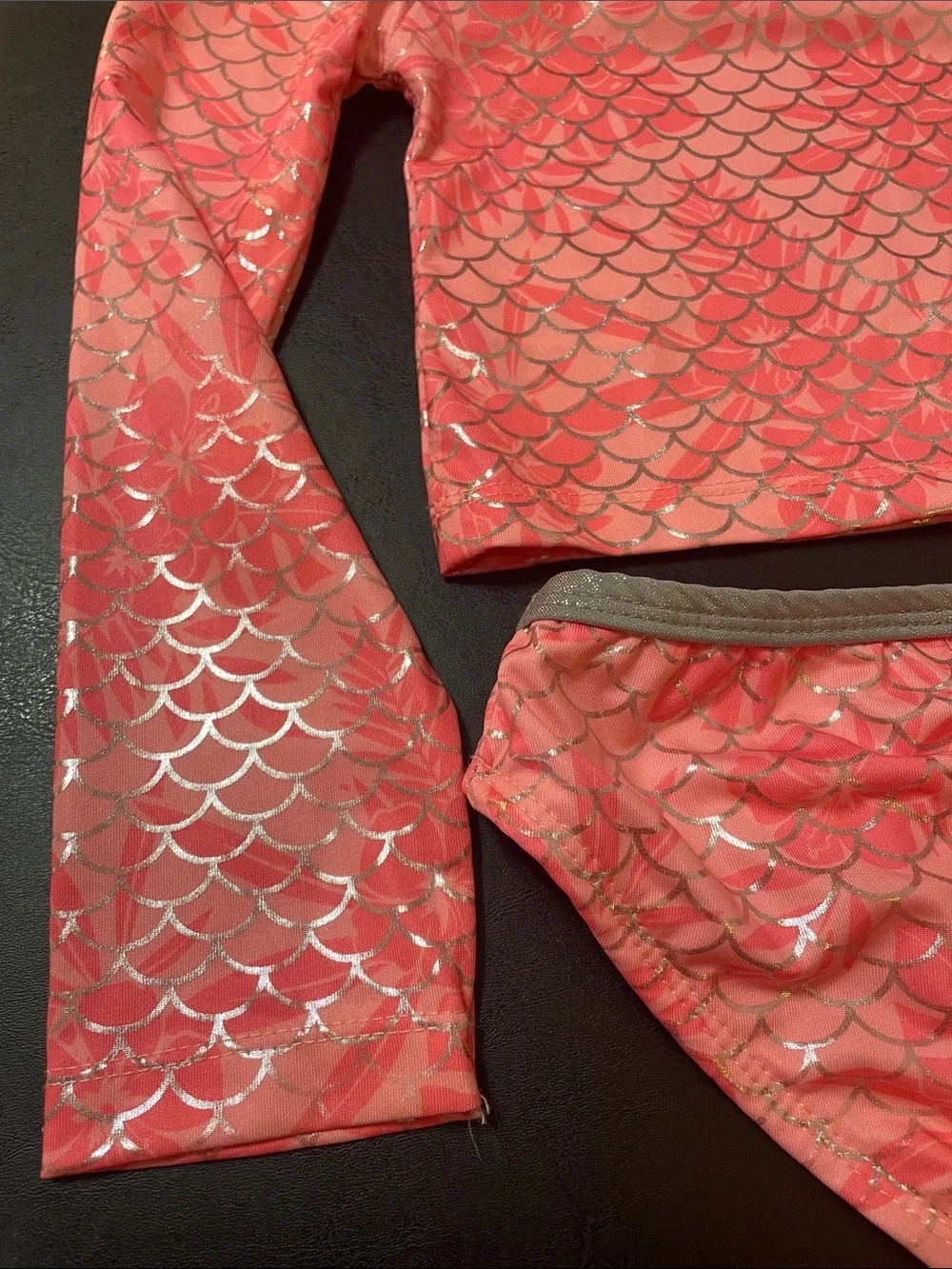Penelope Mack Coral Pink Mermaid Scale Rash Guard Bikini Set like new Sz. 7